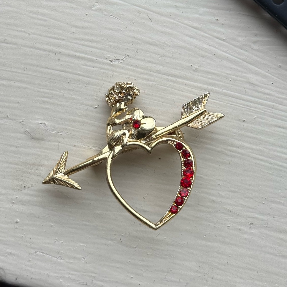 Vintage Cupid Valentines Day pin/brooch /gold color with red rhinestones
